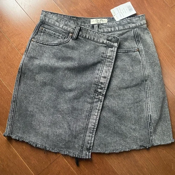 FREE PEOPLE Skirt never worn size 30 with tags - Picture 2 of 5